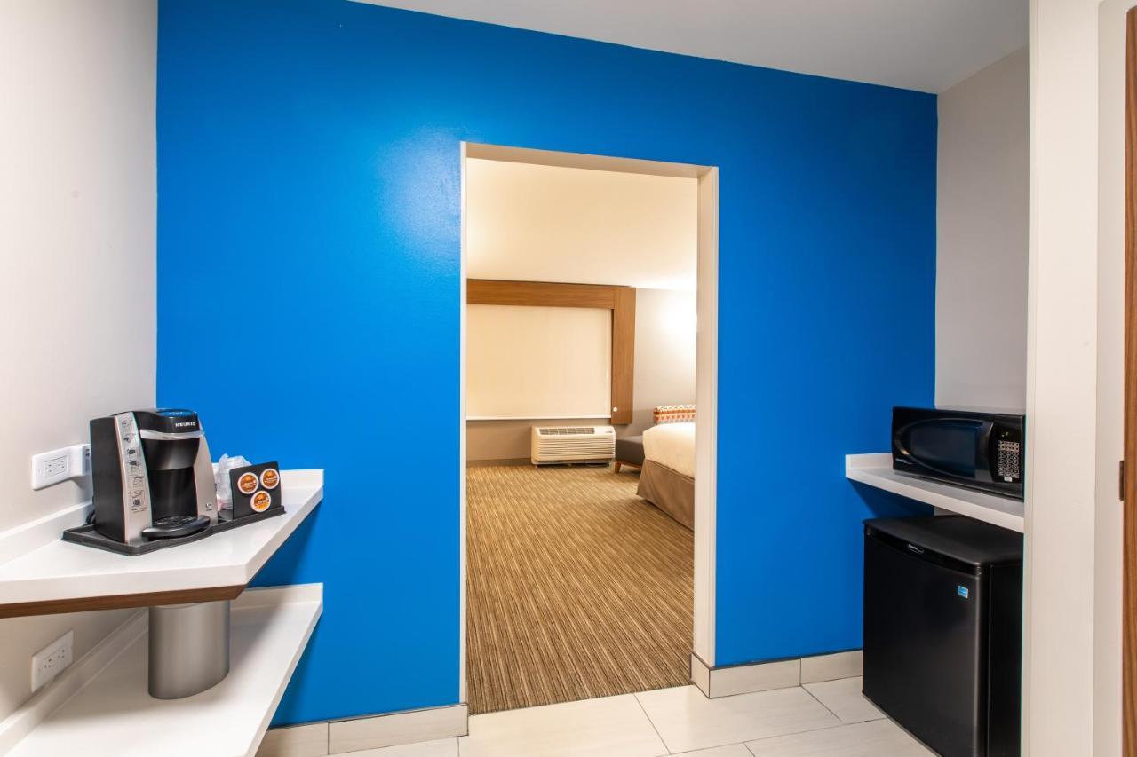 Holiday Inn Express & Suites Greenville S - Piedmont By Ihg Zewnętrze zdjęcie